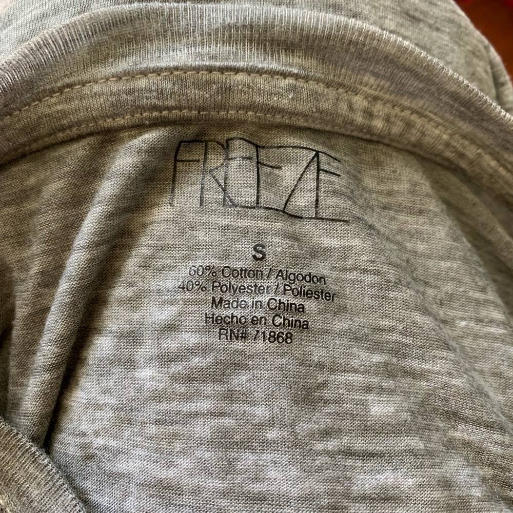 Workout tee or basic tee - Picture 3 of 3